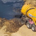 ผู้ใช้เฟซบุ๊กโพสต์คลิปน้ำเสียถูกปล่อยลงชายหาดจอมเทียน ส่งผลน้ำทะเลกลายเป็นสีดำ