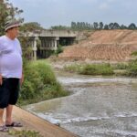 “จิรวุฒิ” ส.ส.ชลบุรี เขต 4 ลงพื้นที่ตระเวนขุดลอกฝาย 3 แห่ง ป้องกันน้ำท่วมบ้านบึง