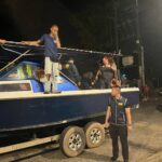 ตำรวจสอบสวนกลาง (CIB) เปิดปฏิบัติการสกัดเรือสปีดโบ๊ทขนอาวุธสงครามทางทะเลตราด ตำรวจน้ำบุกยึด AK-47 จำนวน 2 กระบอก พร้อมแมกกาซีน 102 อัน และกระสุนกว่า 24,000 นัด
