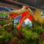 ชมฟรี! MBK CENTER THE LOST JURASSIC WORLD กองทัพไดโนเสาร์ยักษ์บุกเอ็ม บี เค เซ็นเตอร์ เช็กอินโลกจูราสสิกใจกลางกรุง ผจญภัยสัตว์ดึกดำบรรพ์สุดสมจริง วันนี้ถึง 16 สิงหาคมนี้เท่านั้น