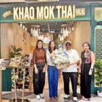 เอ็ม บี เค เซ็นเตอร์ มอบกระเช้าแสดงความยินดี KHAO MOK THAI ฉลองเปิดร้านใหม่ พร้อมเสิร์ฟความอร่อยหลากเมนูอาหารไทย-มุสลิม มาตรฐานฮาลาลที่ชั้น G โซน B