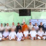หลวงพี่น้ำฝน นำสวดมนต์ ไหว้พระ โครงการพัฒนาคุณภาพชีวิตผู้ต้องขังสูงอายุ ผู้มีภาวะพึ่งพิงและผู้พิการ สร้างภูมิความสงบผู้ต้องขังเรือนจำคลองเปรม